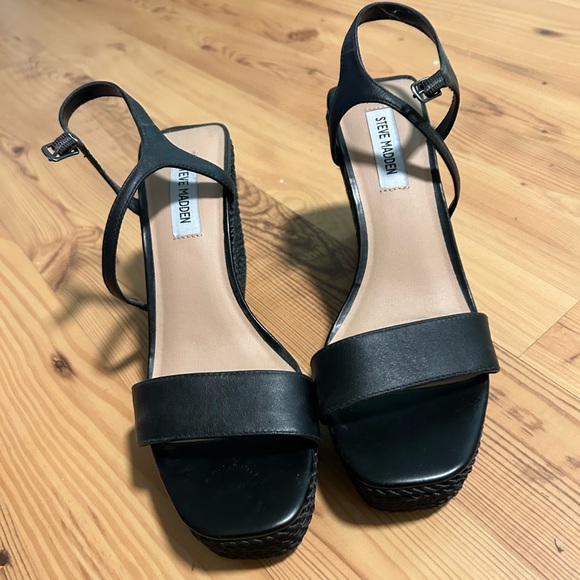 Black Steve Madden Wedges 8.5 - Picture 3 of 3